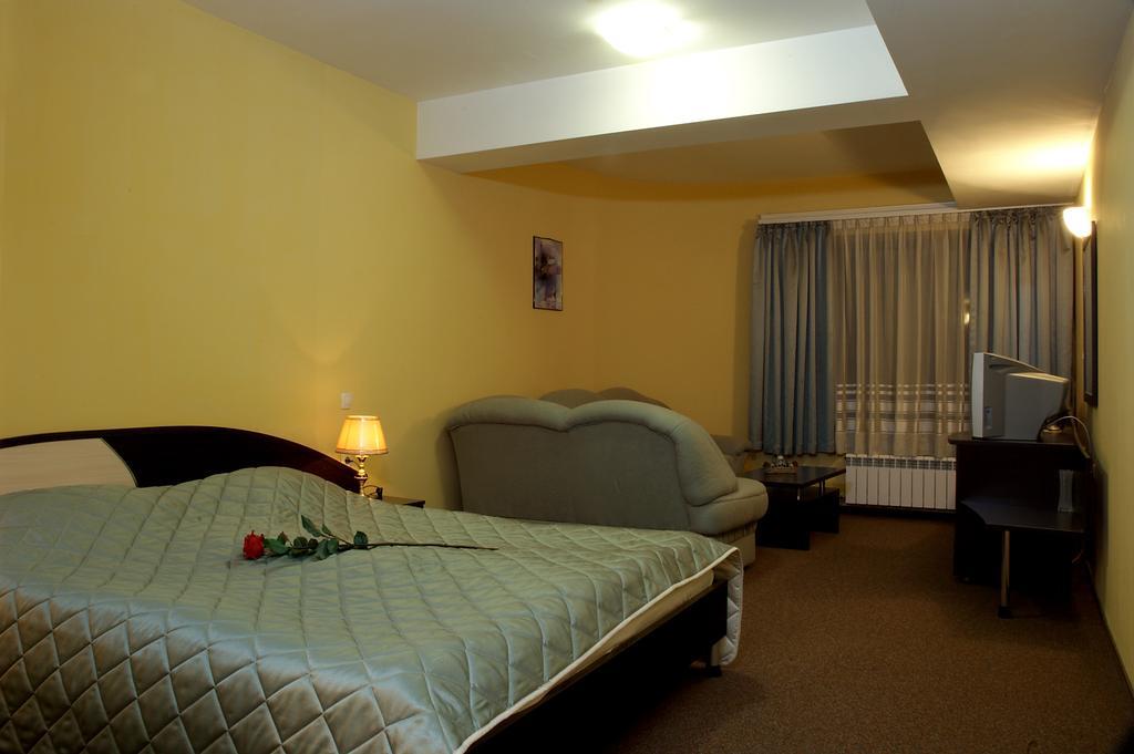 Luxor Hotel Смолян Экстерьер фото